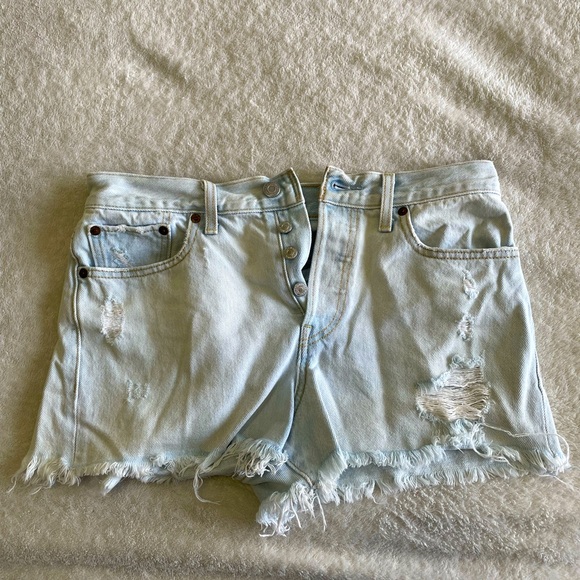 Levi’s high waisted jean shorts size 28 - Picture 1 of 4